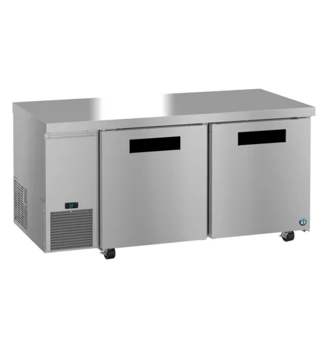 Hoshizaki Hoshizaki
ULF67B
 670'' 
 Section
Undercounter Freezer with





and Compressor