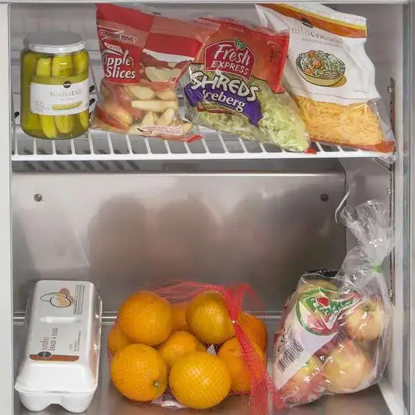 Maxx Cold MXCR29MHC 28.90'' 1 Door Mega Top Refrigerated Sandwich / Salad Prep Table