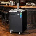 Everest Refrigeration EBD1 1 Tap 1/2 Barrel Draft Beer Cooler - Black, 1 Keg Capacity